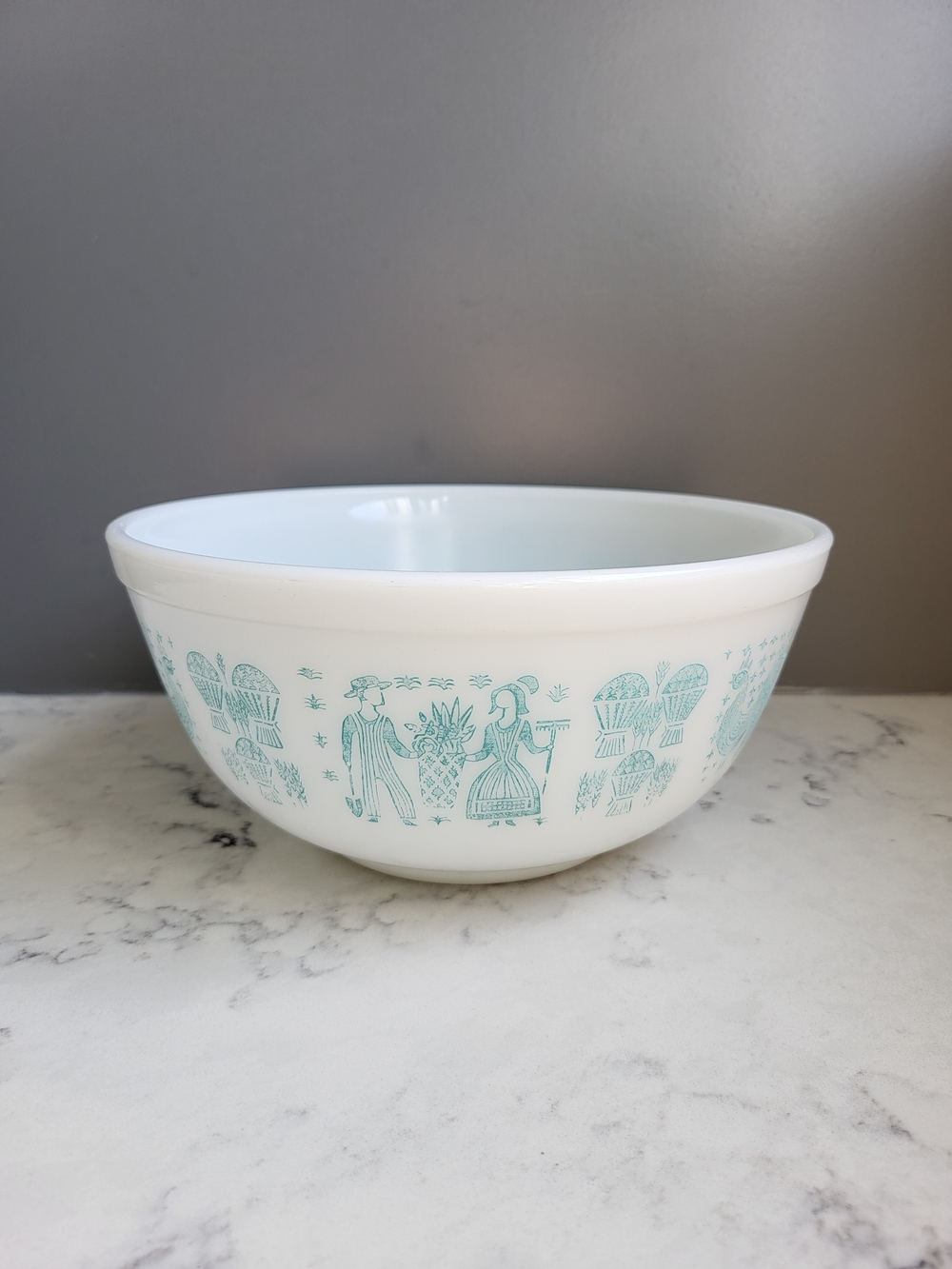 PYREX Amish BUTTERPRINT, 403, White Milk Glass Mixing Bowl with Teal Folk Motif